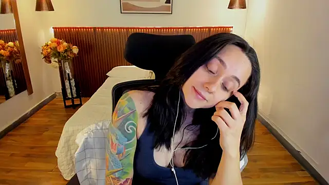 KatherineBond Chat XXX in diretta