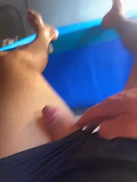 Roinuj098 Webcam Show