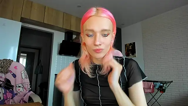 _Alice_Kitty Show in webcam