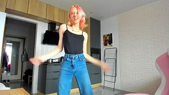 _Alice_Kitty Show in webcam