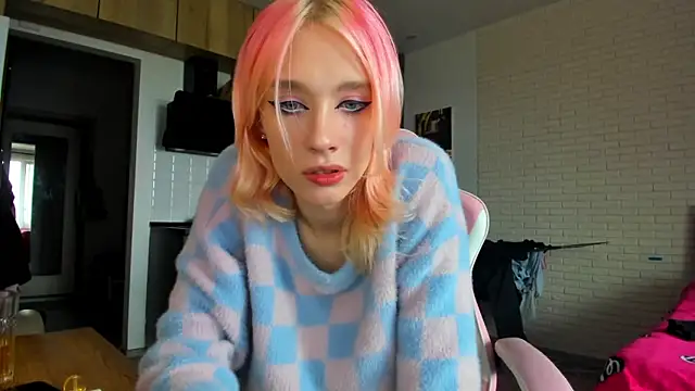 _Alice_Kitty Adlı Modelin Web Kamerası Şovu