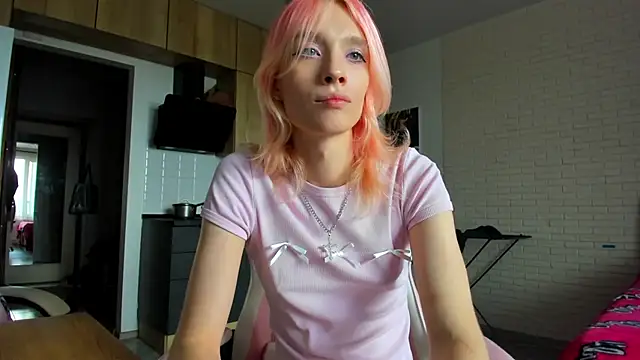 _Alice_Kitty Show in webcam