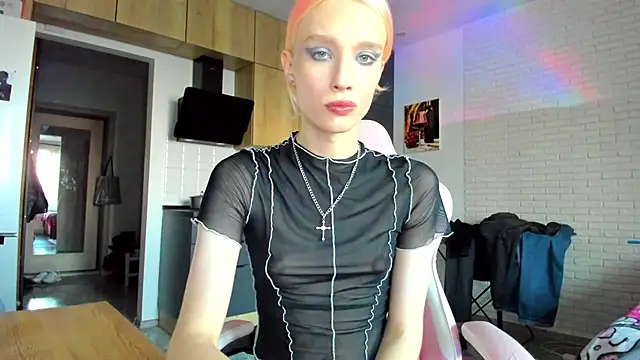 _Alice_Kitty Show in webcam