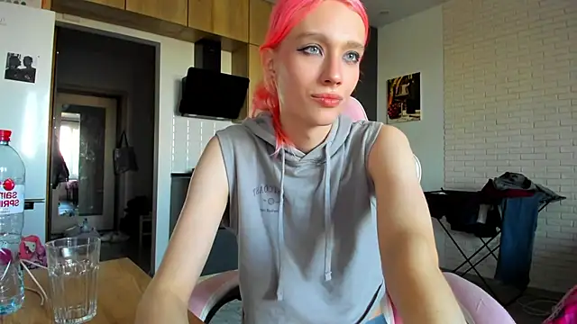 _Alice_Kitty webcam show