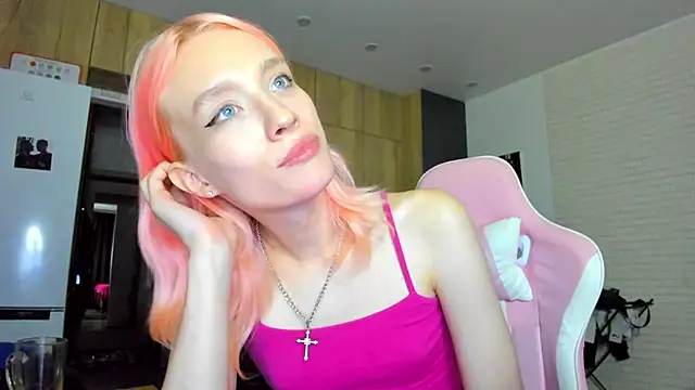 _Alice_Kitty Show in webcam