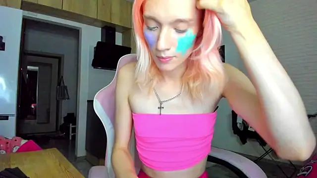 _Alice_Kitty Show in webcam