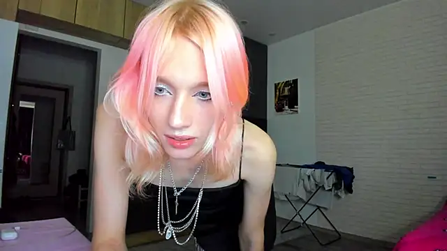 _Alice_Kitty Adlı Modelin Web Kamerası Şovu