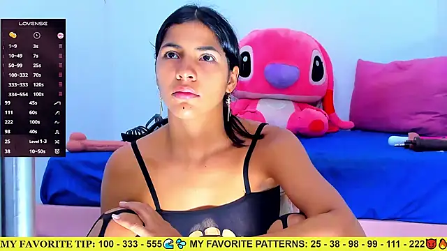 AriannaLewiis Show in webcam