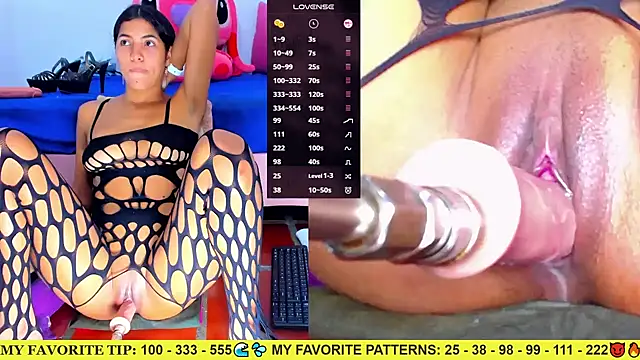 AriannaLewiis Show in webcam