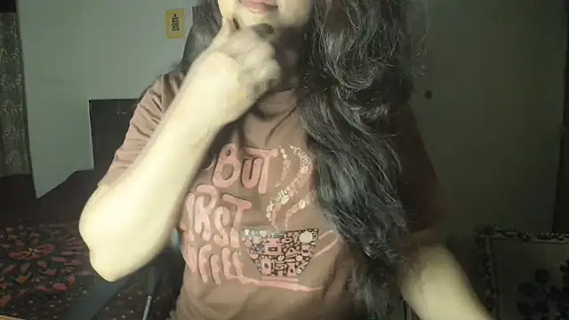 צ'אט XXX בשידור חי של queen_angel67