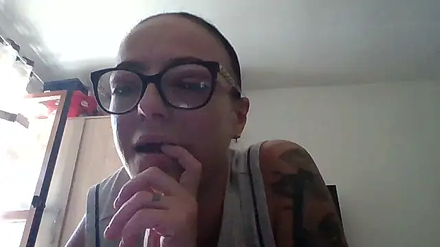 Chat XXX en directo de IzabelllNoir