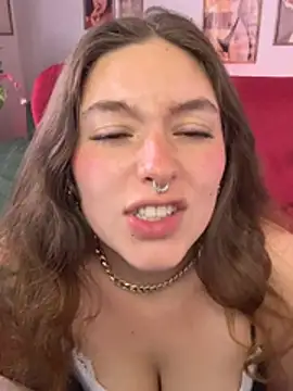 aaaaamy_1 Adlı Modelin Canlı XXX Sohbeti