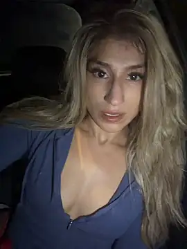 theetriniti Chat XXX in diretta