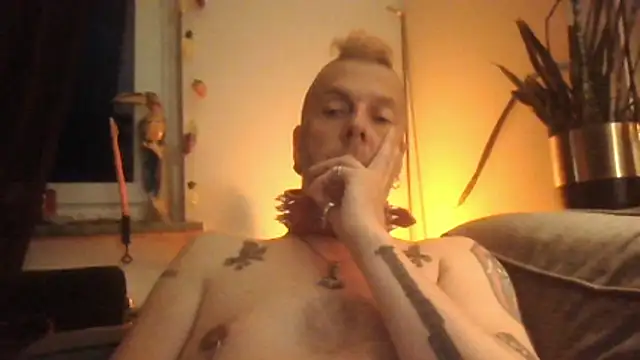 SHARPSkinhead Webcam Show