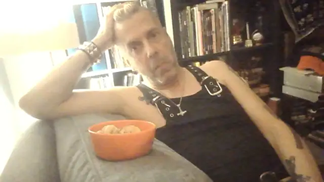 SHARPSkinhead Webcamshow