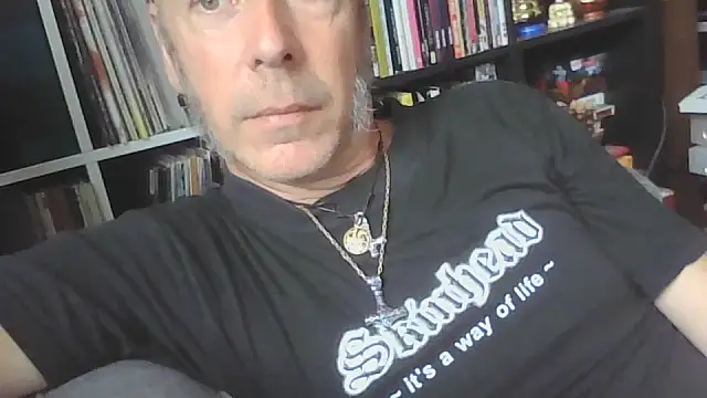 SHARPSkinheadn Webbikameraesitys