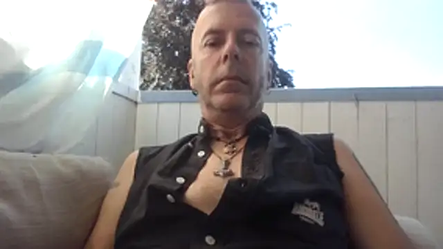 SHARPSkinhead Webcam Show