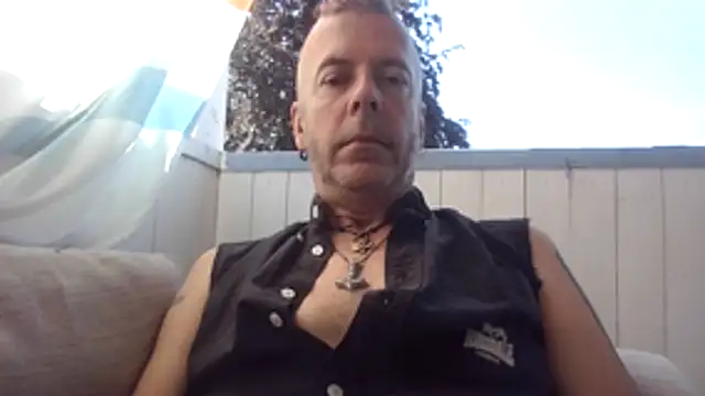 SHARPSkinhead webcam show