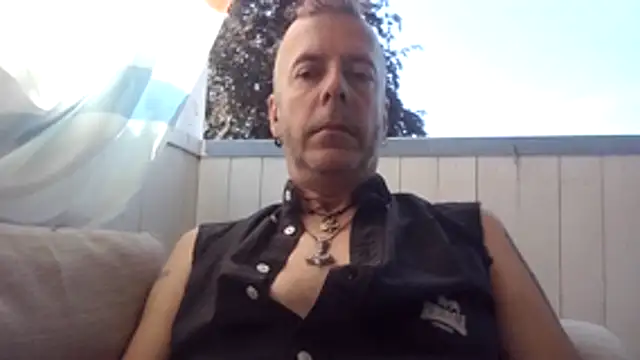 SHARPSkinhead Webcam Show