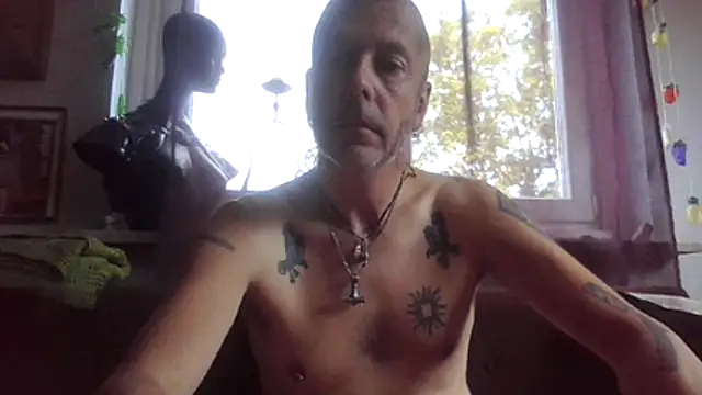 SHARPSkinhead Webcamshow