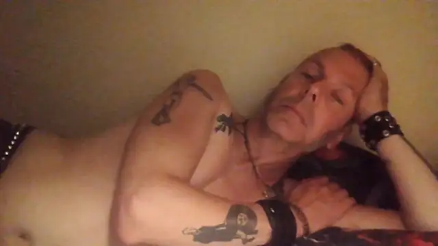 SHARPSkinhead webcam show