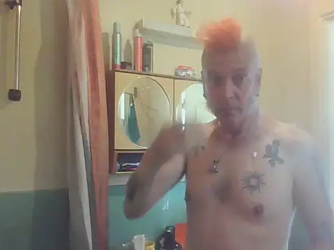 SHARPSkinhead Pertunjukan Webcam