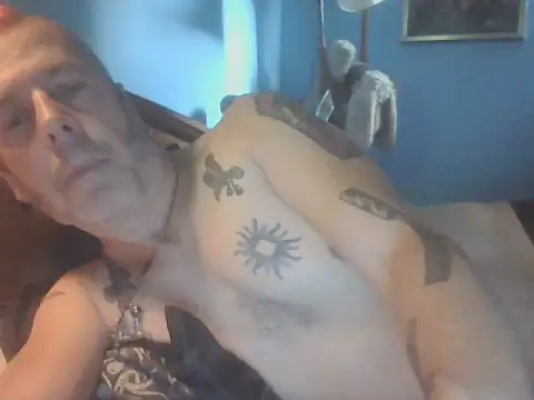 SHARPSkinhead Show in webcam