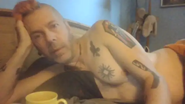 SHARPSkinhead webcam show