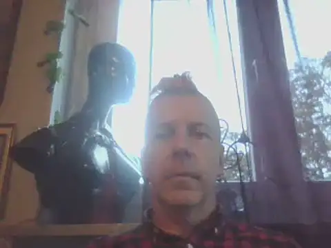 SHARPSkinhead Pertunjukan Webcam