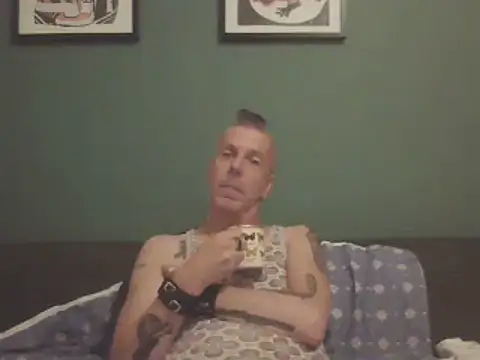 SHARPSkinhead Show in webcam