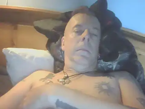 SHARPSkinhead's Webcam Show