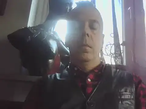 SHARPSkinhead Show Webcam