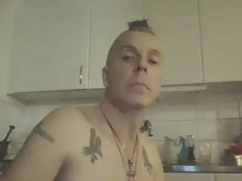 SHARPSkinhead webcam show
