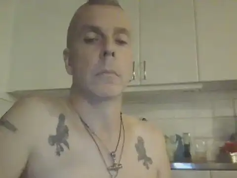 SHARPSkinhead's Webcam Show