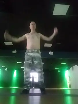 Pokazy przed kamerką – SHARPSkinhead