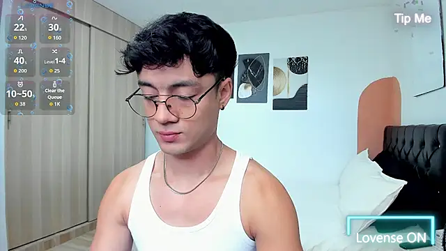 Sebastian-Dash Show in webcam