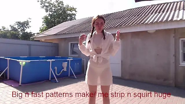 Pokazy przed kamerką – _JustmeHere_