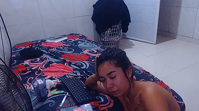 Triogirlhorny_ Webcam-Show