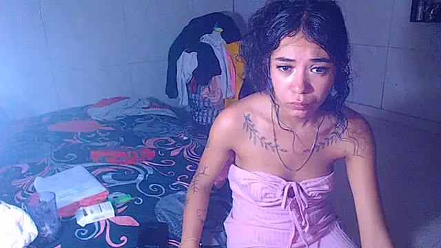 Show de Triogirlhorny_ na webcam