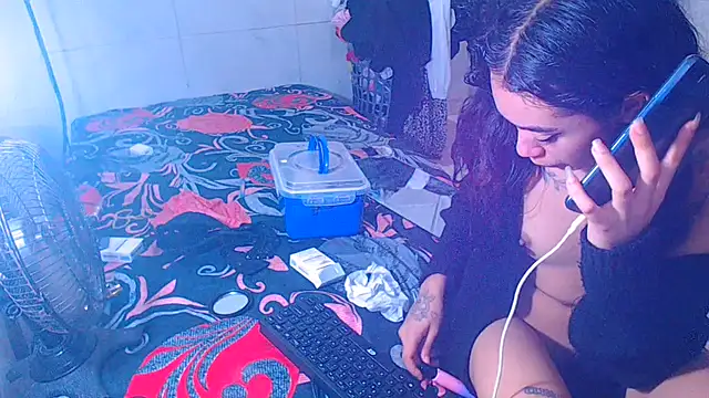 Triogirlhorny_ Show in webcam