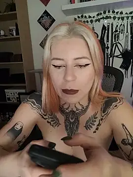 Show modela divine_eve na web-kameri