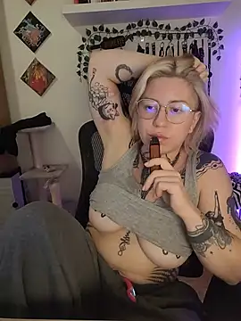 Show modela divine_eve na web-kameri