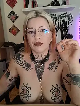 Chat XXX en directo de divine_eve