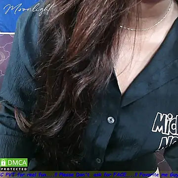 _mOOn_light_n Live XXX chat