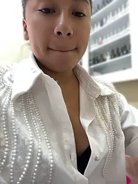 LinnaGardenia Adlı Modelin Canlı XXX Sohbeti