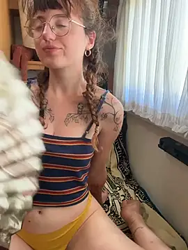_foxygirl_ Show in webcam