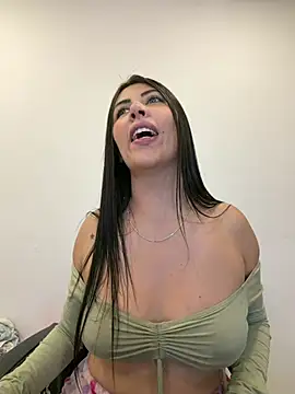 Alanna_atm_ Chat XXX in diretta