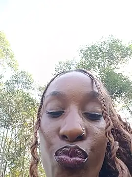 Chat +18 de Petite_Ula ao vivo
