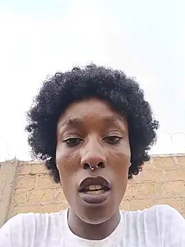 Chat XXX en directo de Petite_Ula
