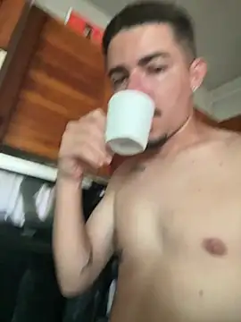 Show de Hotguyj na webcam